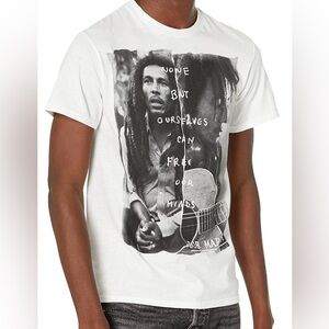 Bob Marley White & Black Graphic Tee Size Medium UNISEX
